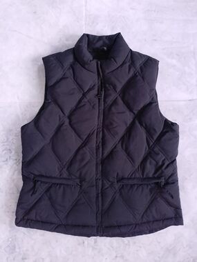 GAP DOWN Classic Women's Quilted Vest - Black